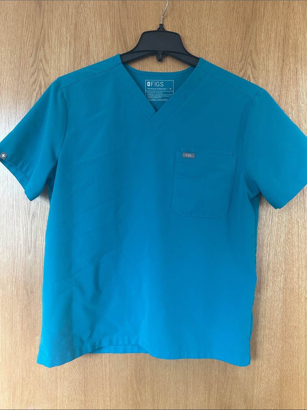 FIGS Men's V-Neck Scrub Top in Teal Blue